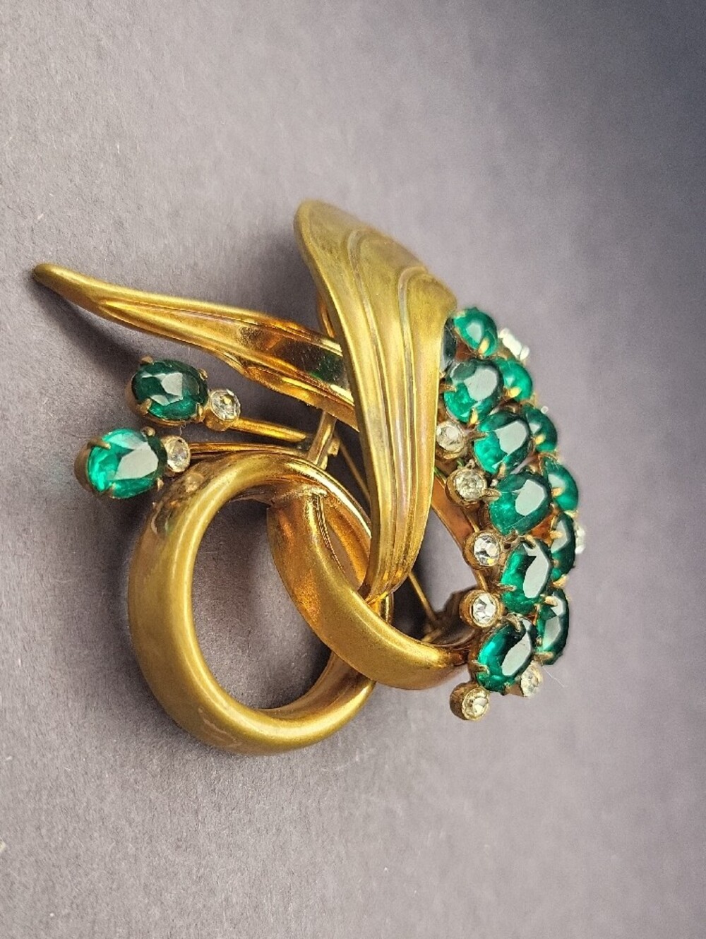 Vintage Green Crystal Floral Brooch - Picture 3 of 5